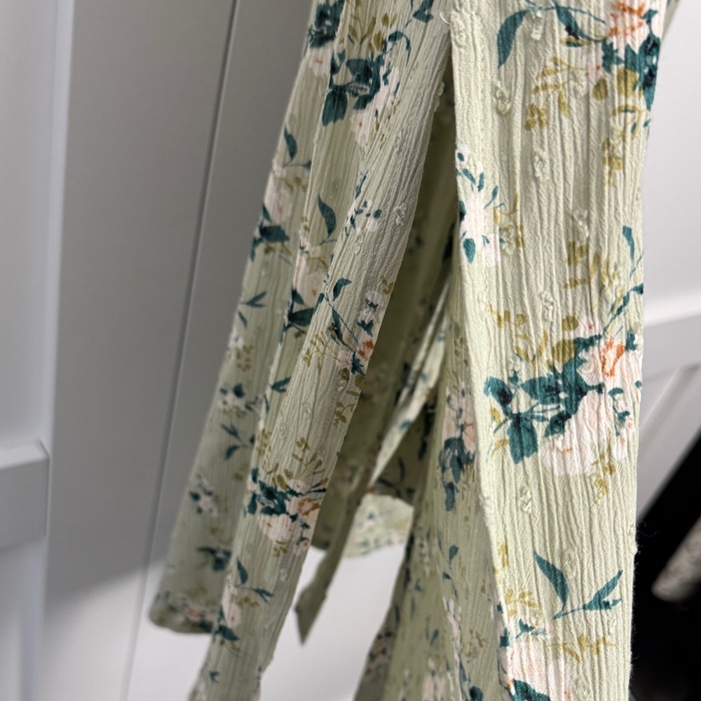 Floral Green Button-Up Dress - Picture 4 of 10